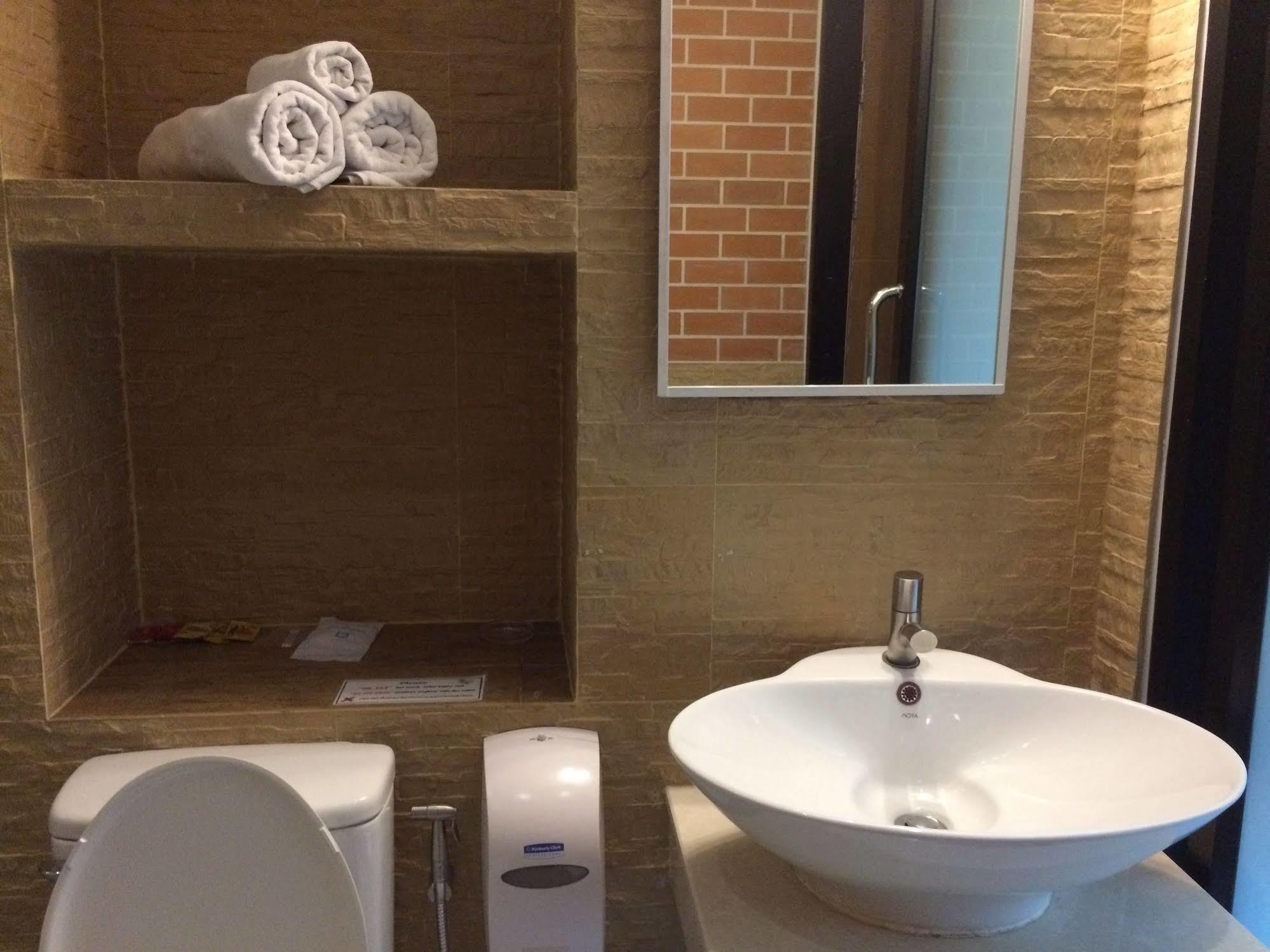 מלון Bourbon St. Boutique 4*